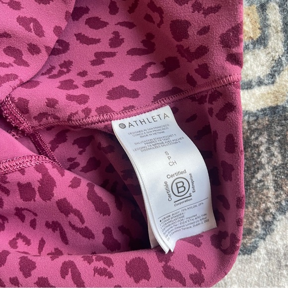 Athleta Salutation Stash Pocket II 7/8 Tight Dot Leopard Vintage leggings - Picture 6 of 7